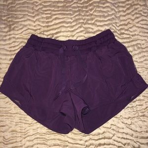 Plum Lululemon 2.5 inch hotty hot shorts